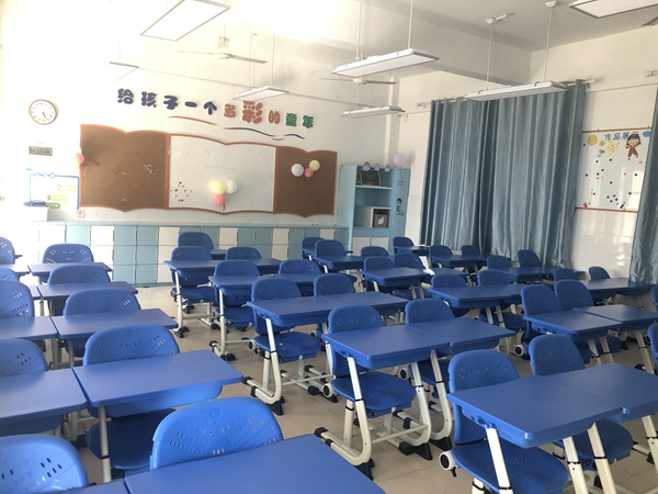 Z型桌（手摇升降）＋可调式午休椅（无头枕、无椅篮）